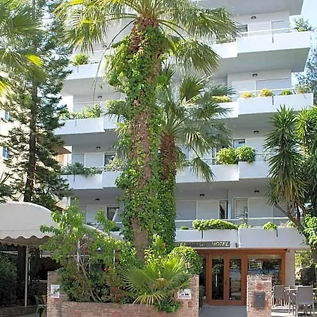 Hotel Stefanakis & Vári