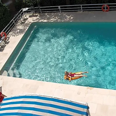 Stefanakis & Hotel 3*